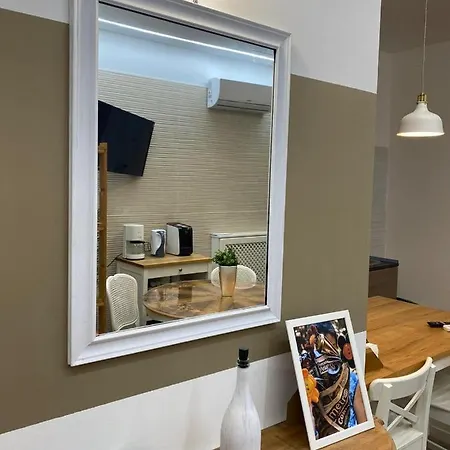 Tuscolo Metro A House Apartamento Roma