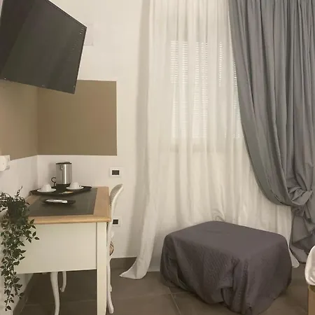 Tuscolo Metro A House Roma