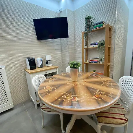 Tuscolo Metro A House